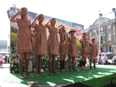 WorldStatues3.jpg