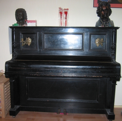 piano1.jpg
