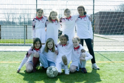 schoolvoetbal1.jpg